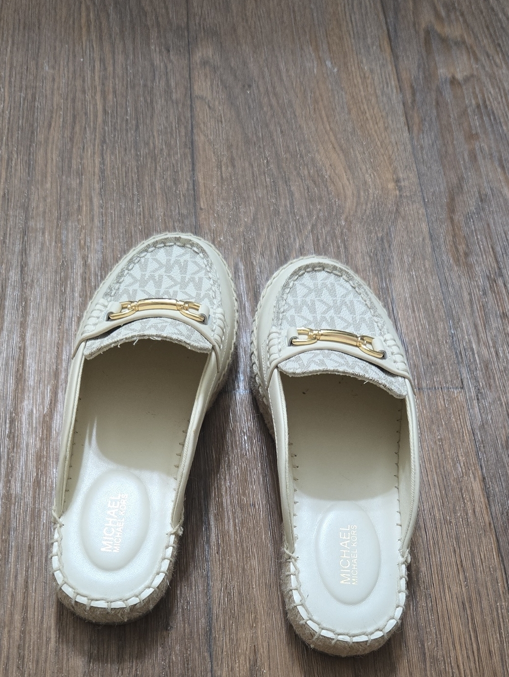 Michael Kors Cream Leather Logo Espadrille Mule with Gold Hardware - Picture 4 of 7